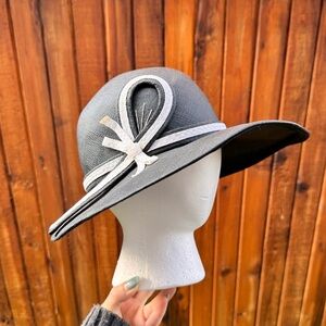 Vintage Black Women's Hat with Ribbon Detail